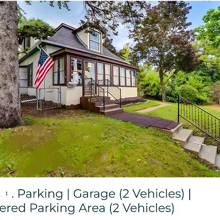 Petfriendly Home Close To Downtown